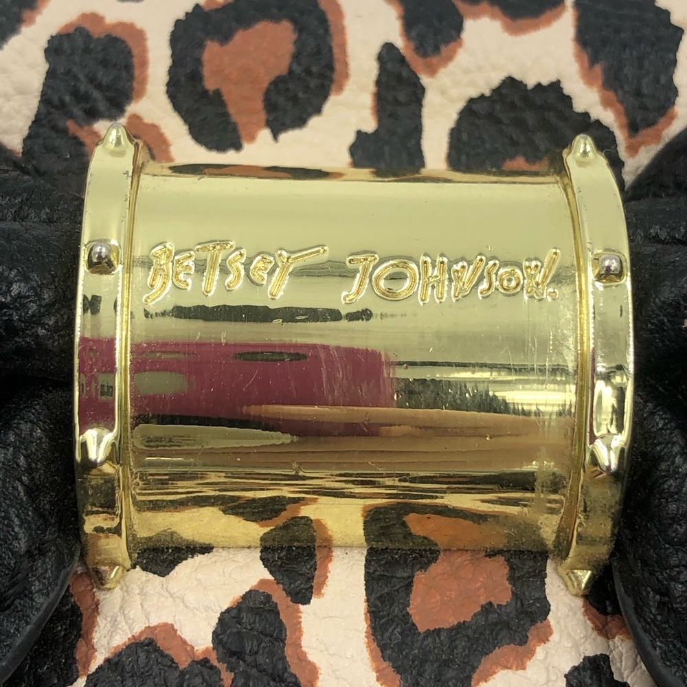 Betsey Johnson Wristlet Animal Print Bow - Picture 4 of 9